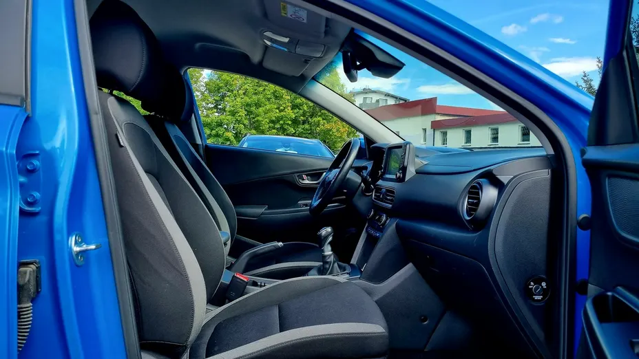 HYUNDAI Kona -