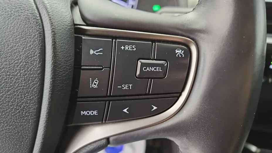 LEXUS UX -