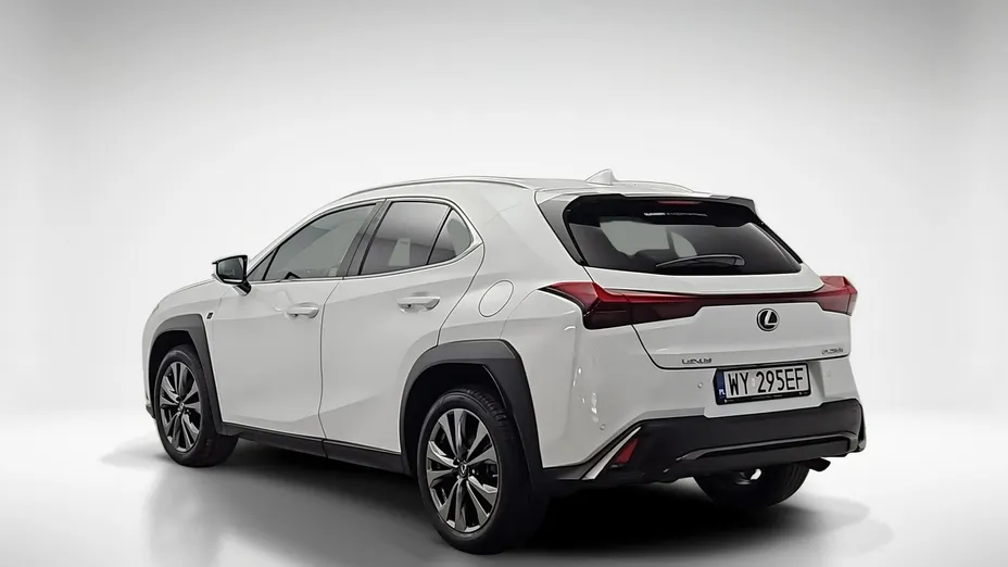 LEXUS UX -