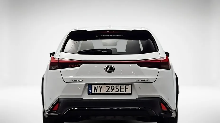 LEXUS UX -