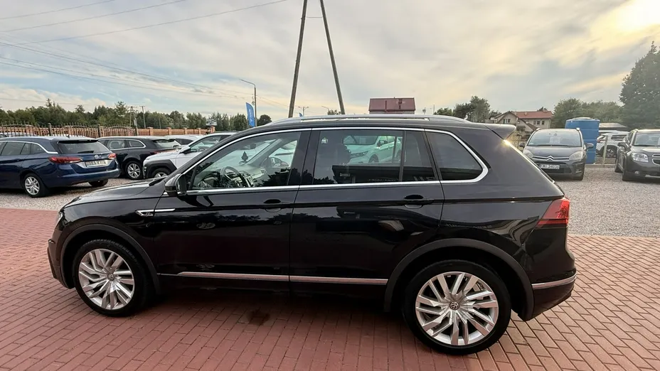 VOLKSWAGEN Tiguan -