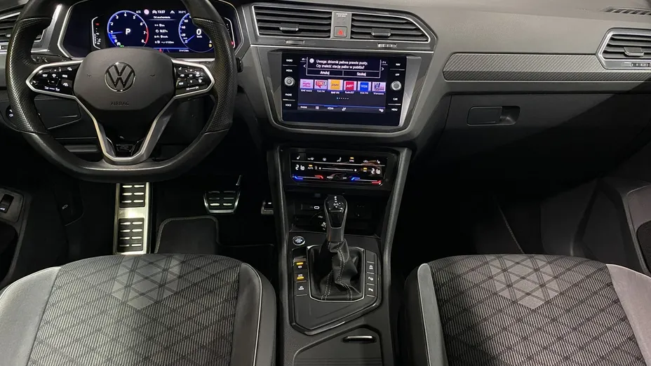 VOLKSWAGEN Tiguan -
