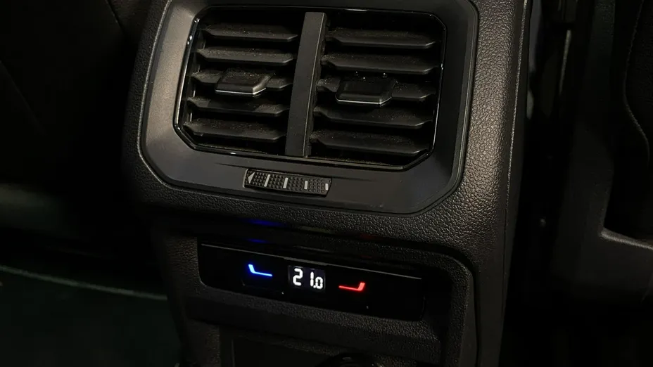 VOLKSWAGEN Tiguan -