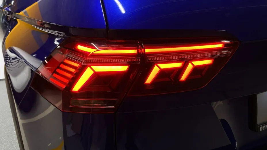 VOLKSWAGEN Tiguan -