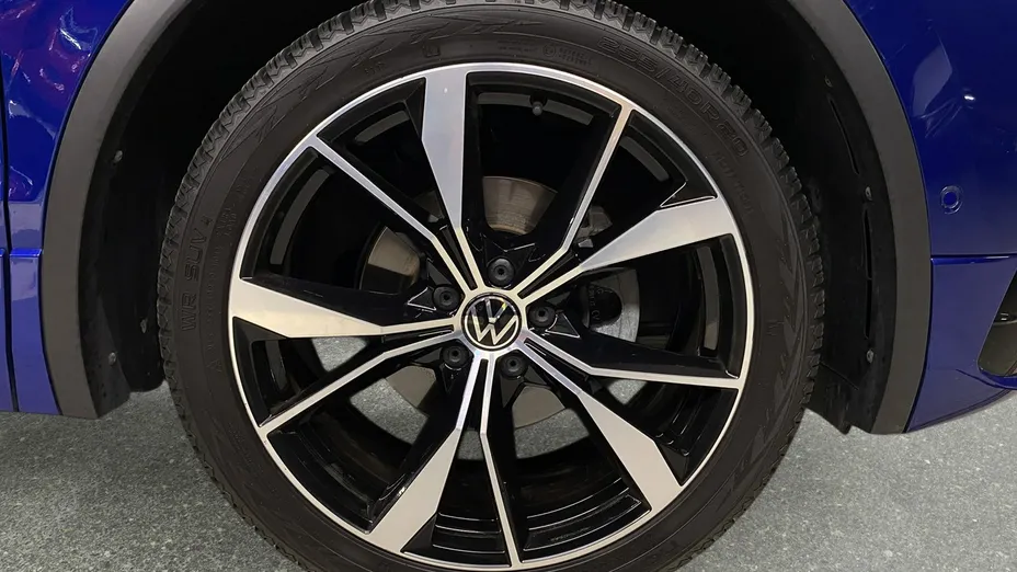 VOLKSWAGEN Tiguan -