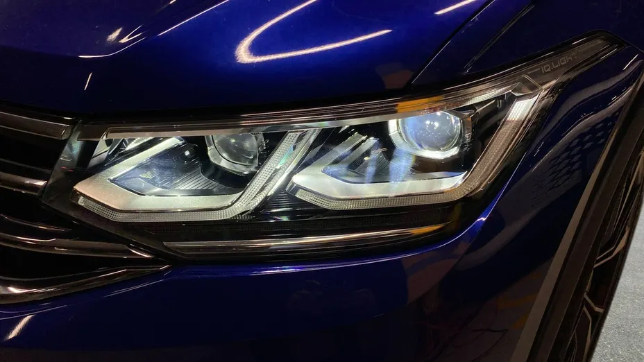 VOLKSWAGEN Tiguan -