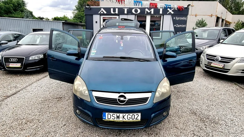 OPEL Zafira -