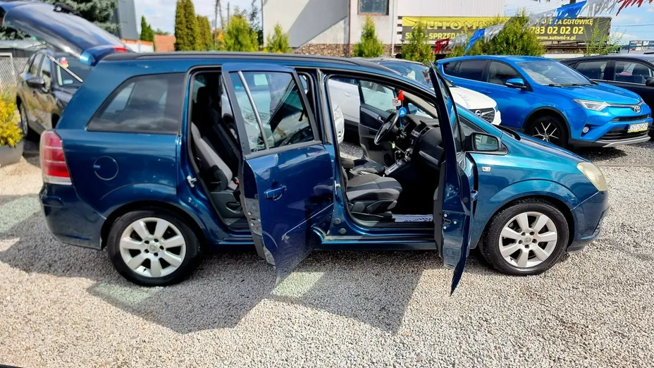 OPEL Zafira -
