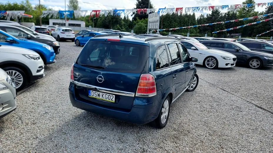 OPEL Zafira -