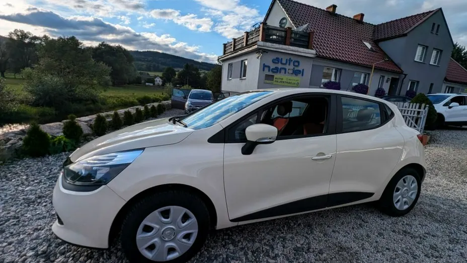 RENAULT Clio -
