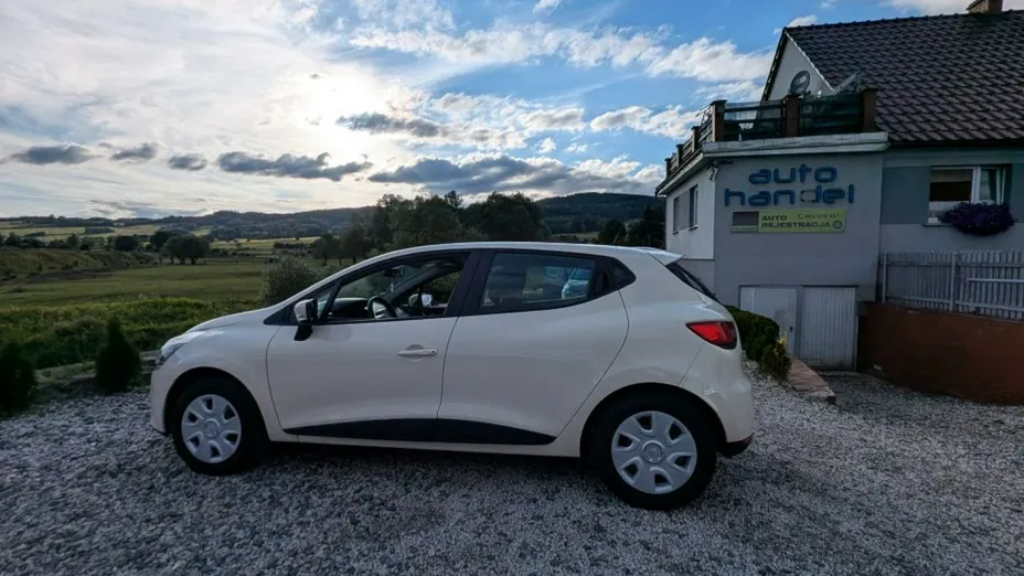 RENAULT Clio -