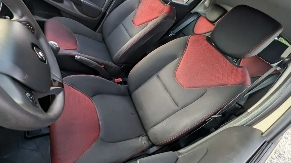 RENAULT Clio -