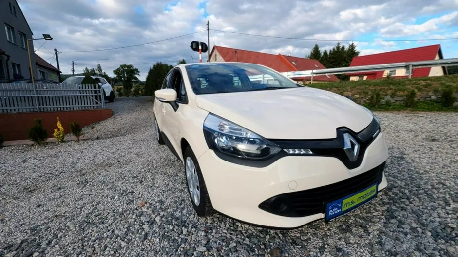 RENAULT Clio -