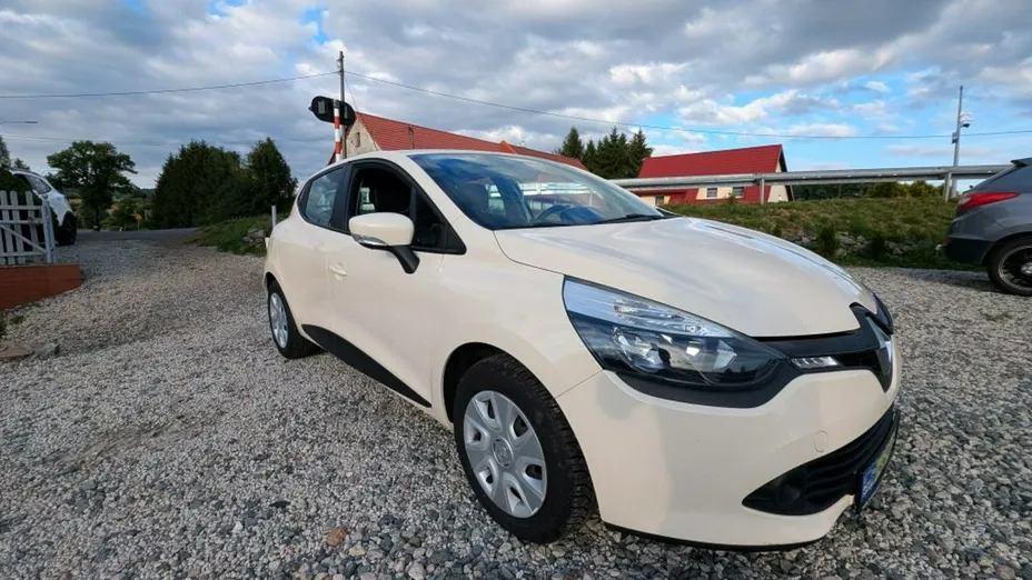RENAULT Clio -