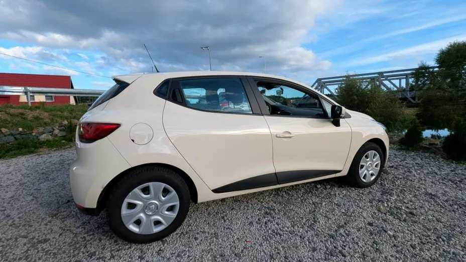 RENAULT Clio -