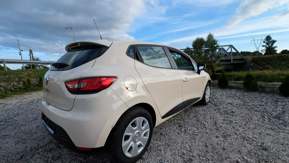 RENAULT Clio -