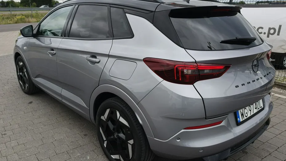 OPEL Grandland X -