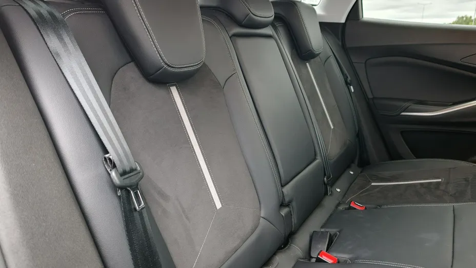 OPEL Grandland X -