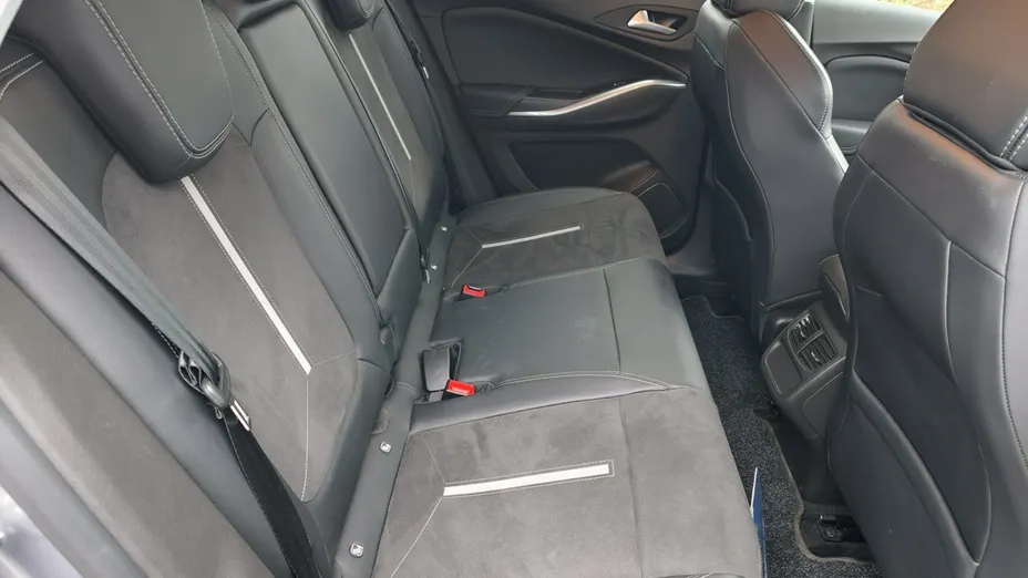 OPEL Grandland X -