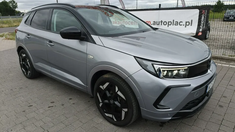 OPEL Grandland X -