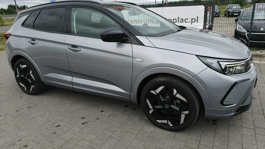 OPEL Grandland X -