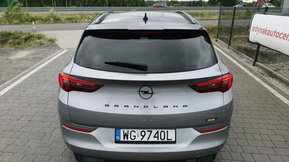 OPEL Grandland X -