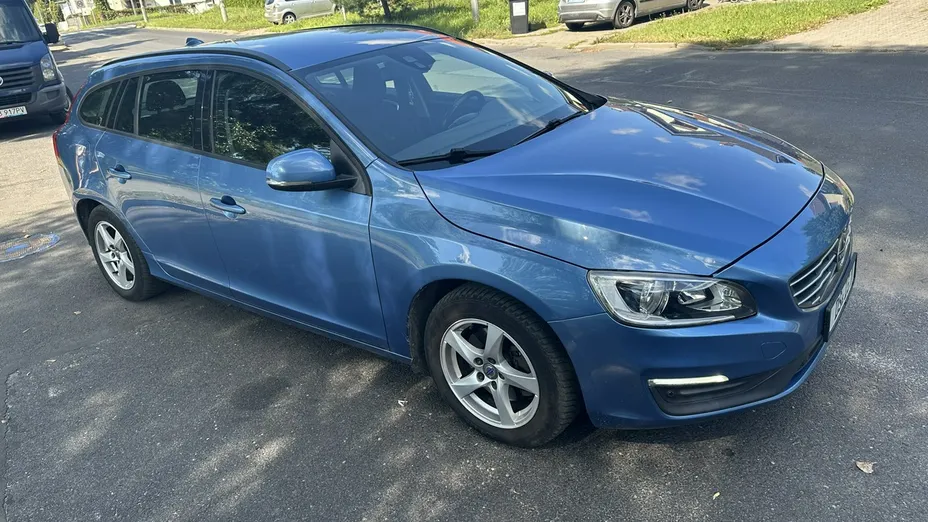 VOLVO V60 -