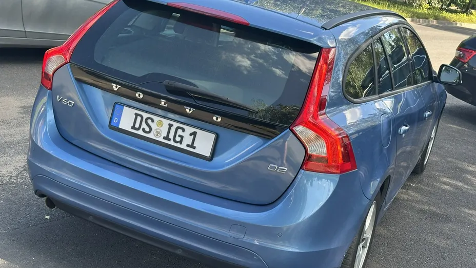 VOLVO V60 -