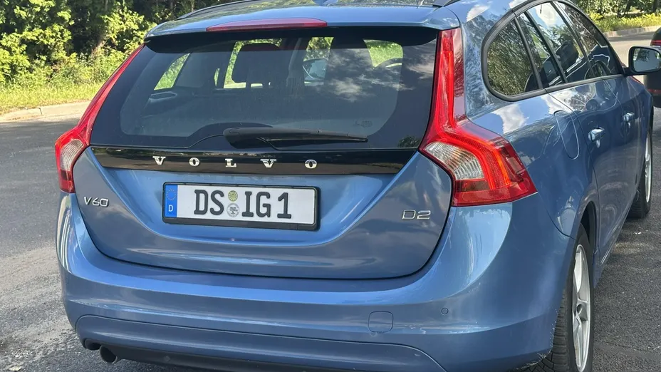 VOLVO V60 -