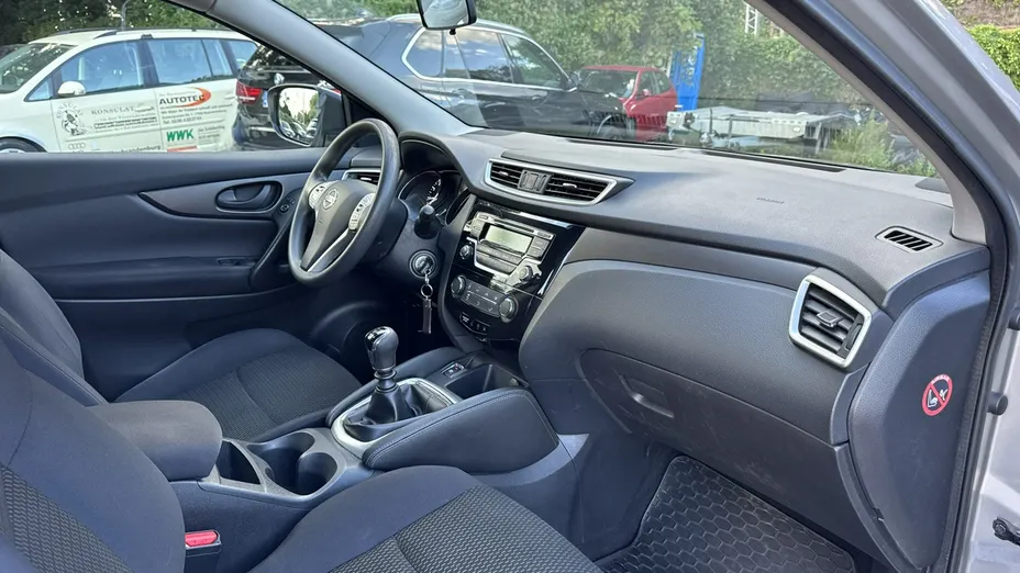 NISSAN Qashqai -