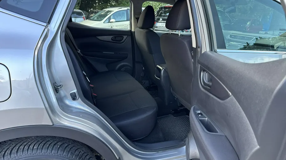 NISSAN Qashqai -