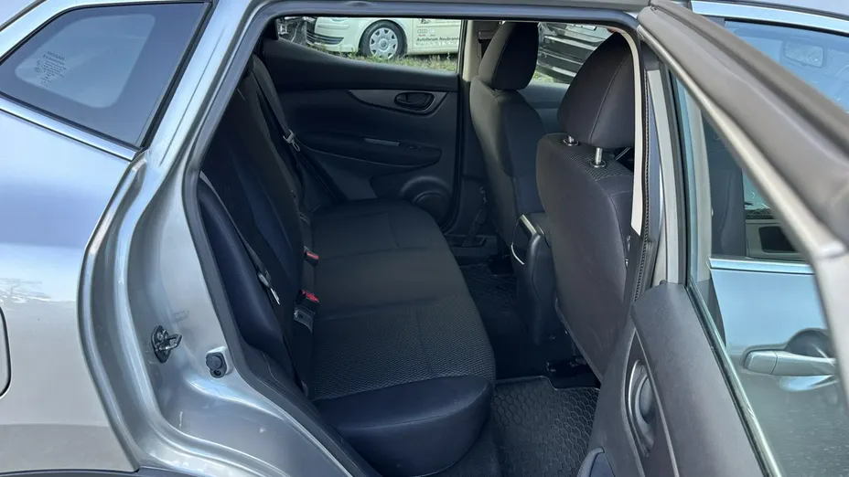 NISSAN Qashqai -