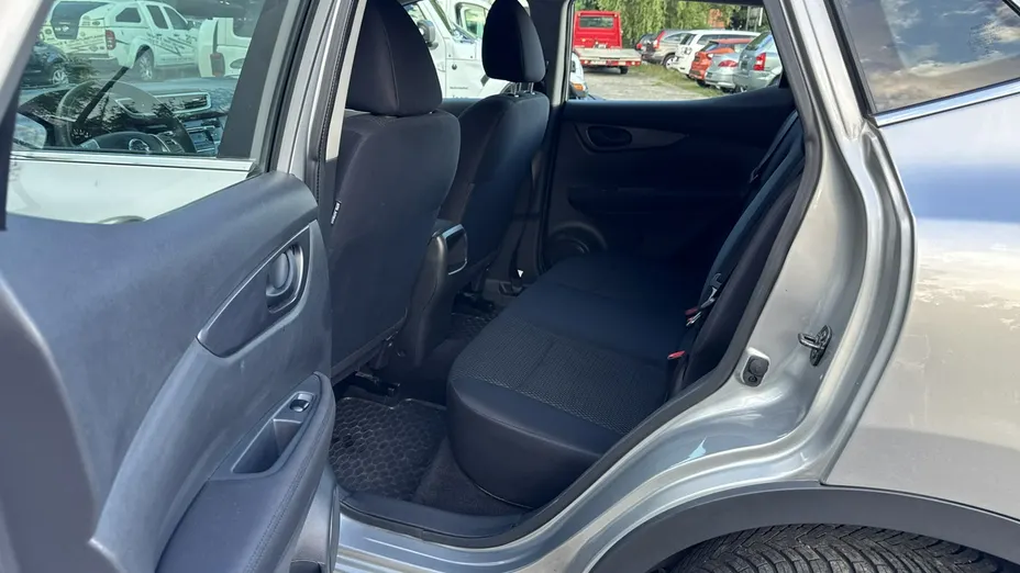 NISSAN Qashqai -