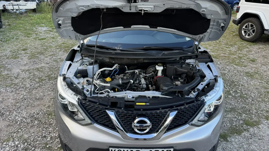 NISSAN Qashqai -