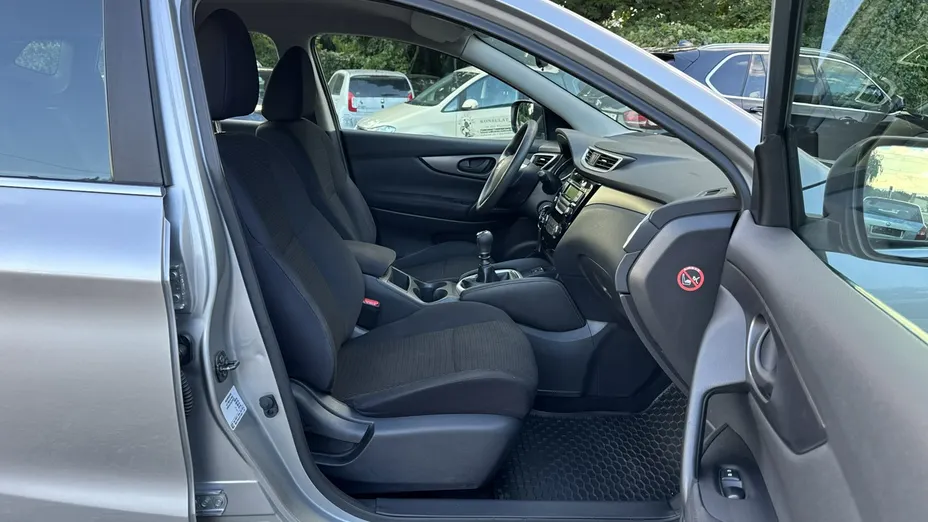 NISSAN Qashqai -