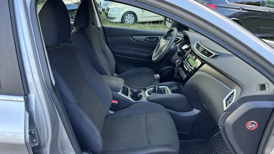 NISSAN Qashqai -