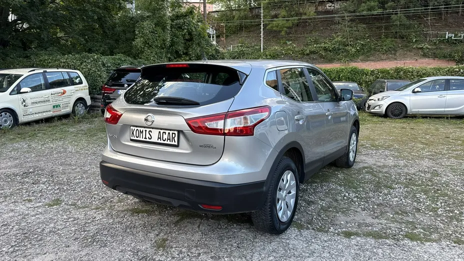 NISSAN Qashqai -