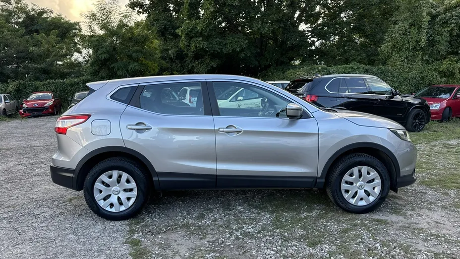 NISSAN Qashqai -