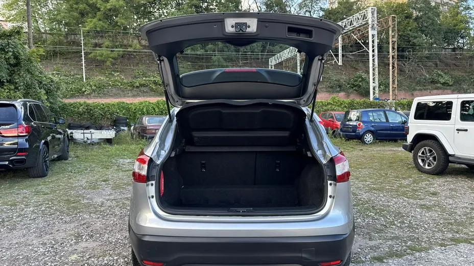 NISSAN Qashqai -