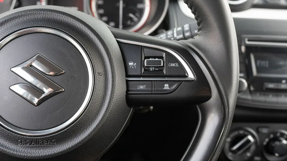 SUZUKI Swift -