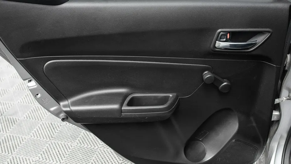 SUZUKI Swift -