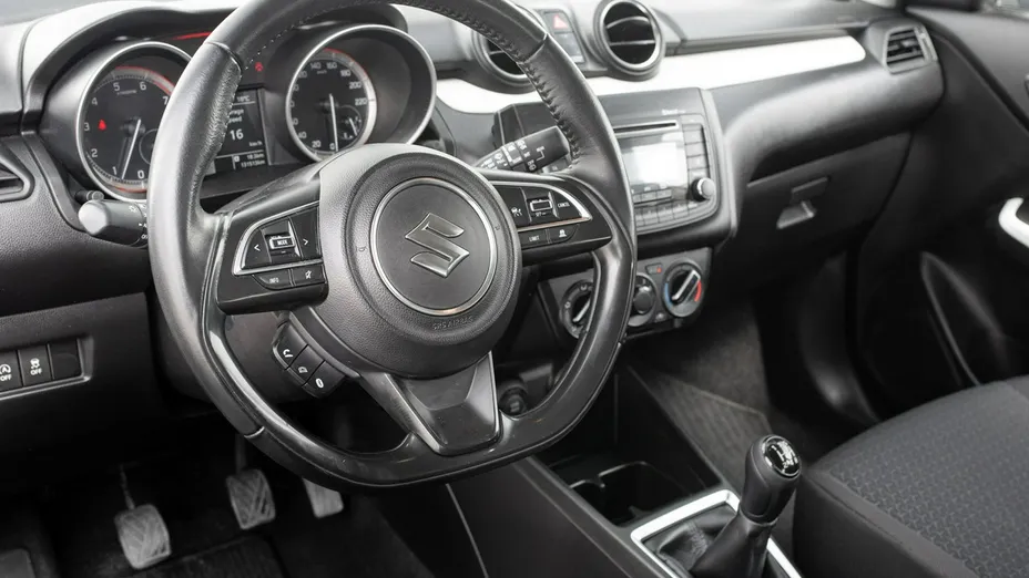 SUZUKI Swift -
