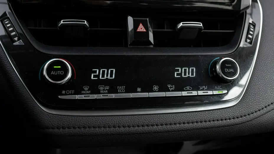 TOYOTA Corolla -