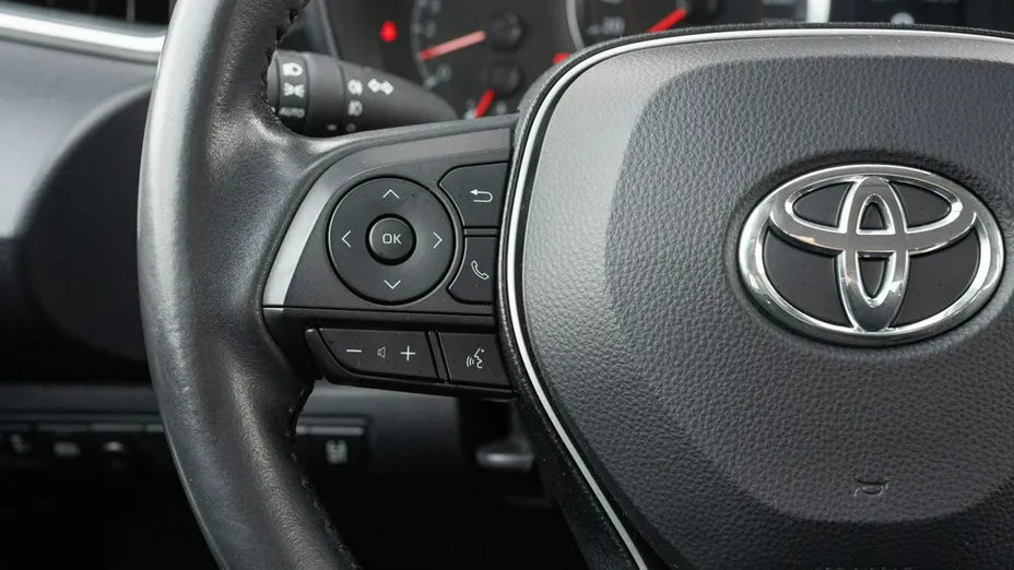 TOYOTA Corolla -