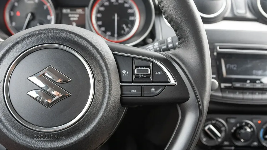 SUZUKI Swift -