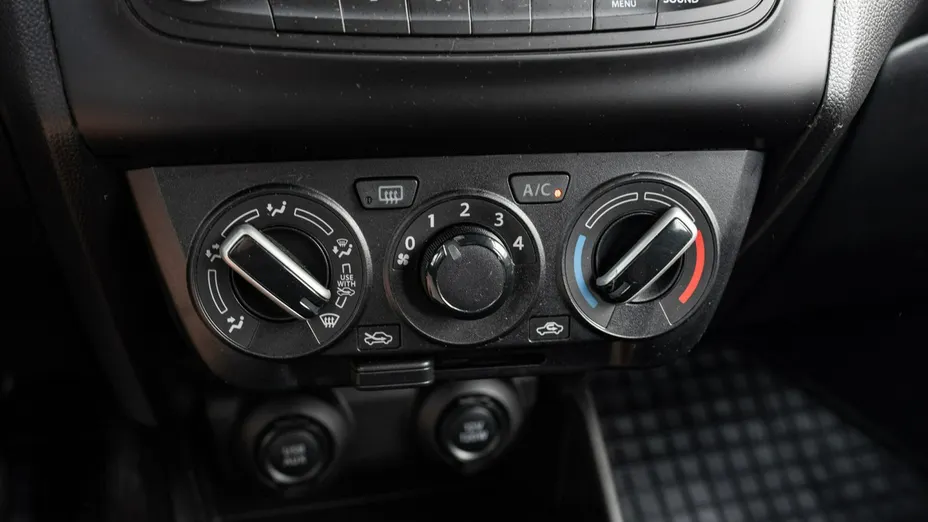 SUZUKI Swift -