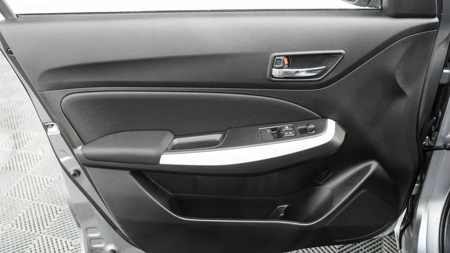 SUZUKI Swift -