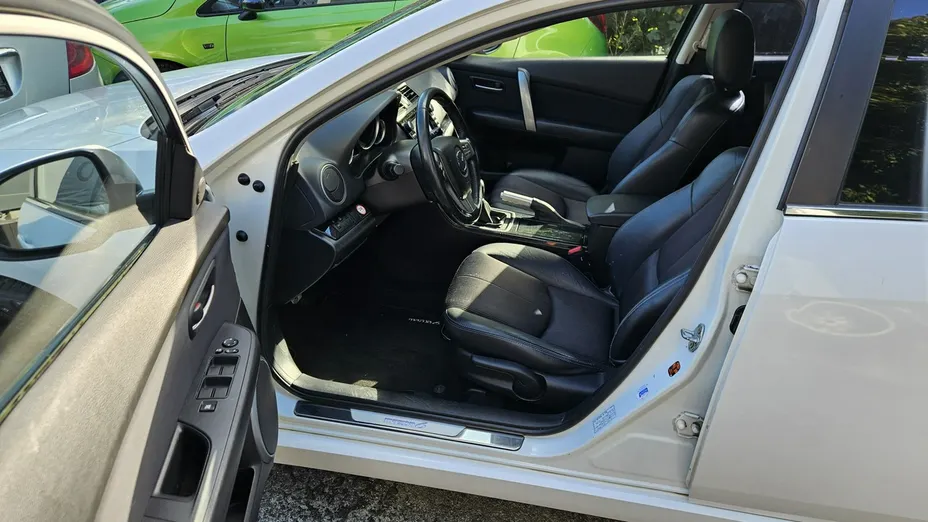 MAZDA 6 -