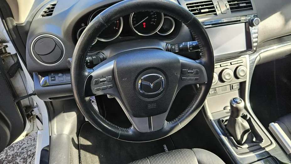 MAZDA 6 -