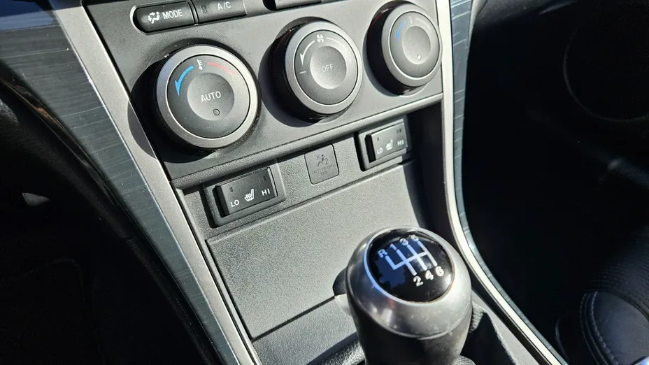 MAZDA 6 -